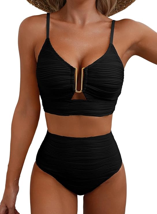 The Bikini Set Women Are Loving